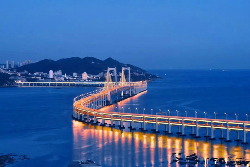 大連民宿老板娘用金屬絲絨，把小房間裝修成我住不起的樣子