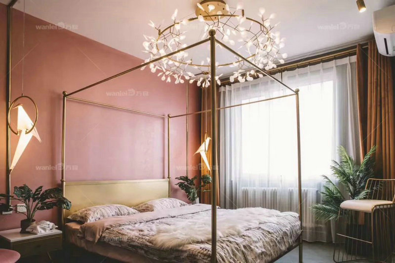 大連民宿老板娘用金屬絲絨，把小房間裝修成我住不起的樣子