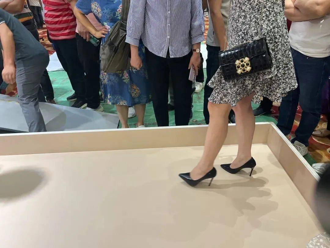 一場(chǎng)發(fā)布會(huì)，展開微水泥革命 | 2023萬(wàn)磊廣佛千人行完滿成功