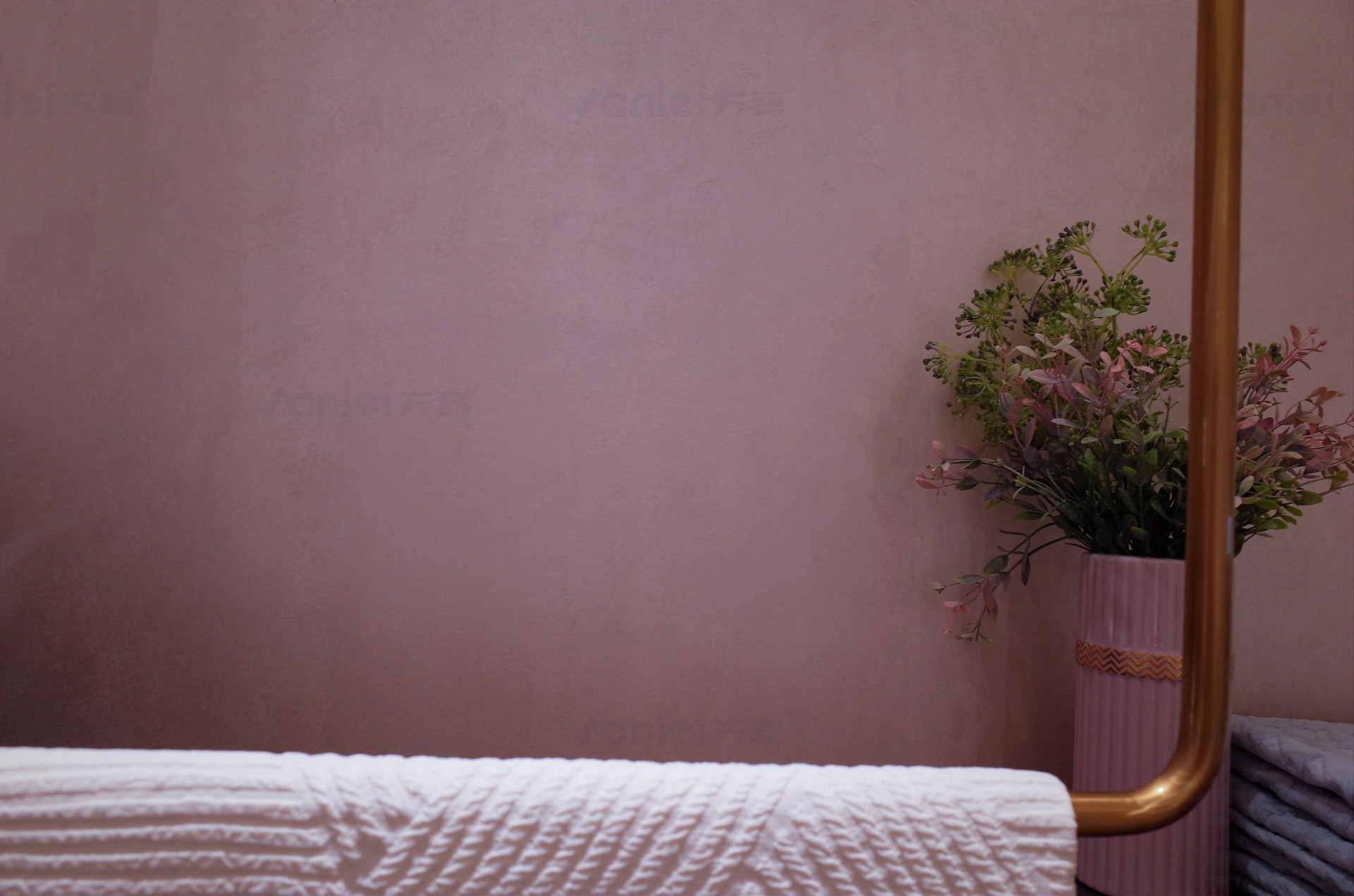 萬(wàn)磊案例賞析 | 金屬遇上絲絨，尋覓絲質(zhì)般舒適生活