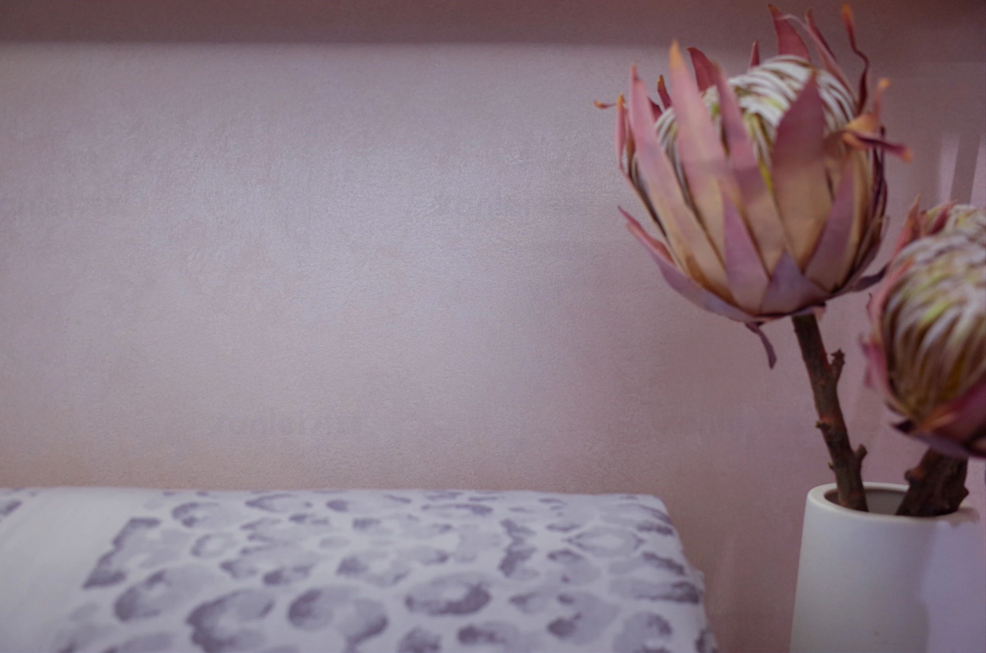 萬(wàn)磊案例賞析 | 金屬遇上絲絨，尋覓絲質(zhì)般舒適生活