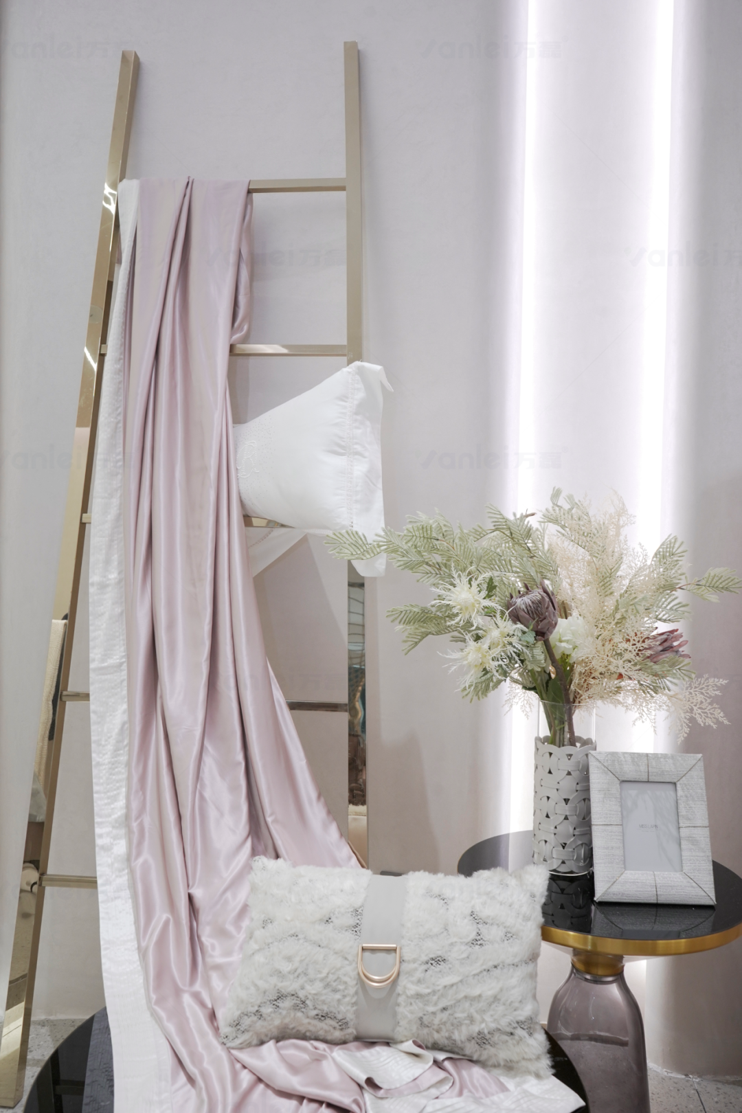 萬(wàn)磊案例賞析 | 金屬遇上絲絨，尋覓絲質(zhì)般舒適生活