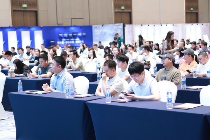 一場發(fā)布會，一場千人狂歡嘉年華 | 2025萬磊廣佛千人行完滿成功