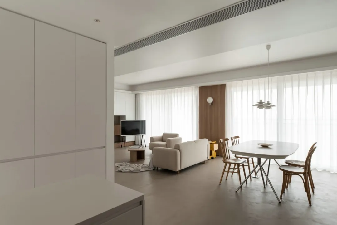 萬磊案例 | 微水泥質(zhì)感絕了！素色也能搭配出優(yōu)雅高級(jí)的家